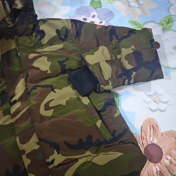 Canada Goose Camouflage Hooded Down Jacket - Picture 9 of 12